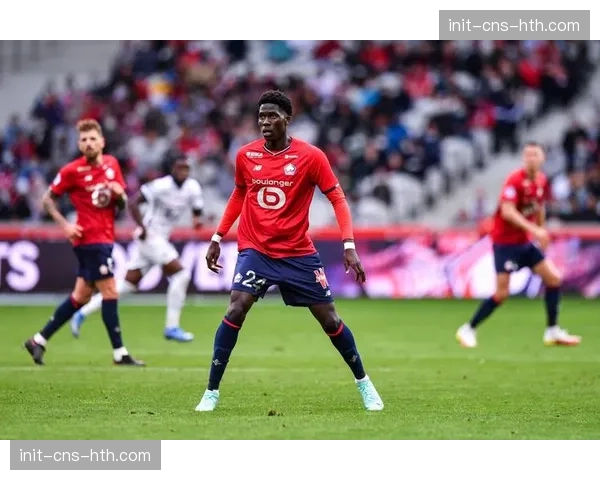 花絮：洛里昂主场球迷在球队长时间退守后，响起阵阵嘘声